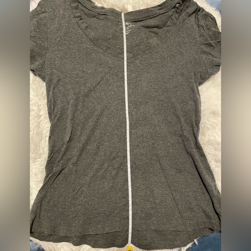 Old Navy Gray V-neck Tee L - Picture 5 of 5